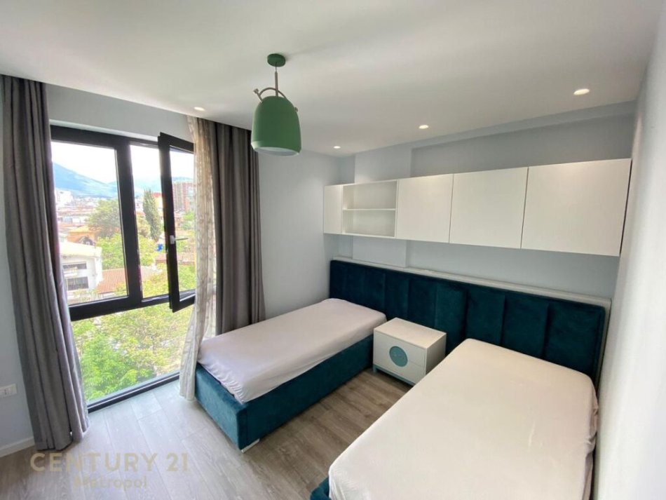 Tirane, jepet me qera apartament 2+1 Kati 4, 90 m² 1.300 € (Rruga e Elbasanit)