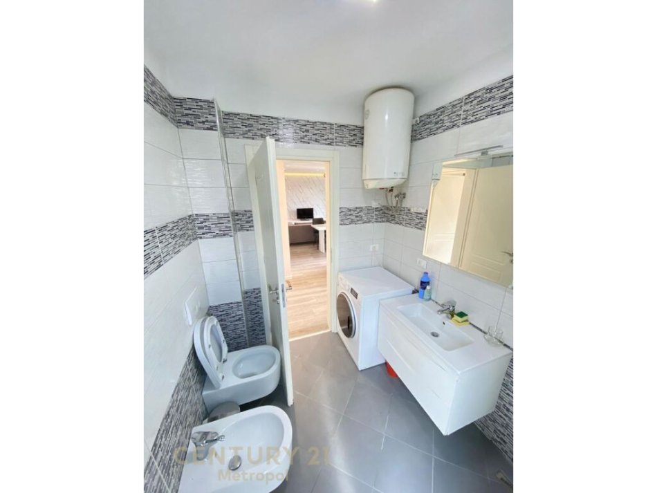 Tirane, jepet me qera apartament 2+1 Kati 4, 90 m² 1.300 € (Rruga e Elbasanit)