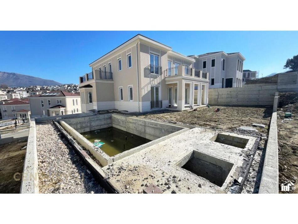 Tirane, shitet Vile 4+1 Kati 2, 268 m² 1.000.000 € (lunder)