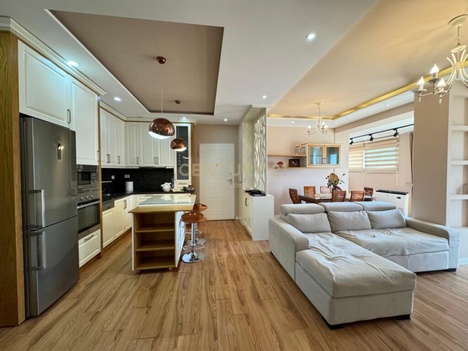 Tirane, shitet apartament 2+1 Kati 5, 105 m² 220.000 € (Raddison,liqeni thate) astoria98400