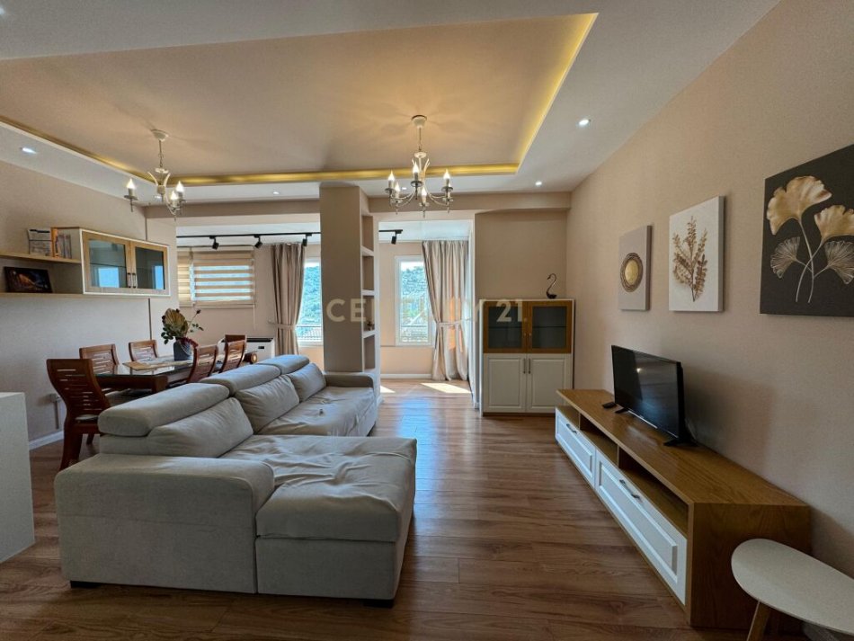 Tirane, shitet apartament 2+1 Kati 5, 105 m² 220.000 € (Raddison,liqeni thate) astoria98400