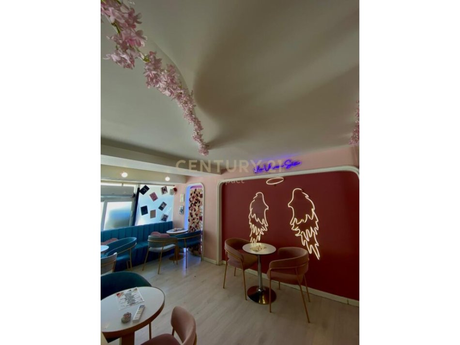 Tirane, shitet Biznes Bar Kafe Kati 0, 110 m² 40.000 € (Sheshi Skenderbej)