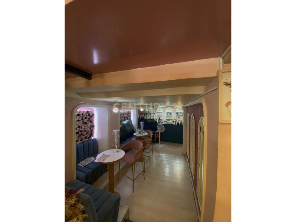 Tirane, shitet Biznes Bar Kafe Kati 0, 110 m² 40.000 € (Sheshi Skenderbej)