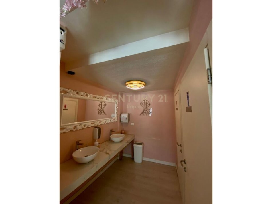Tirane, shitet Biznes Bar Kafe Kati 0, 110 m² 40.000 € (Sheshi Skenderbej)