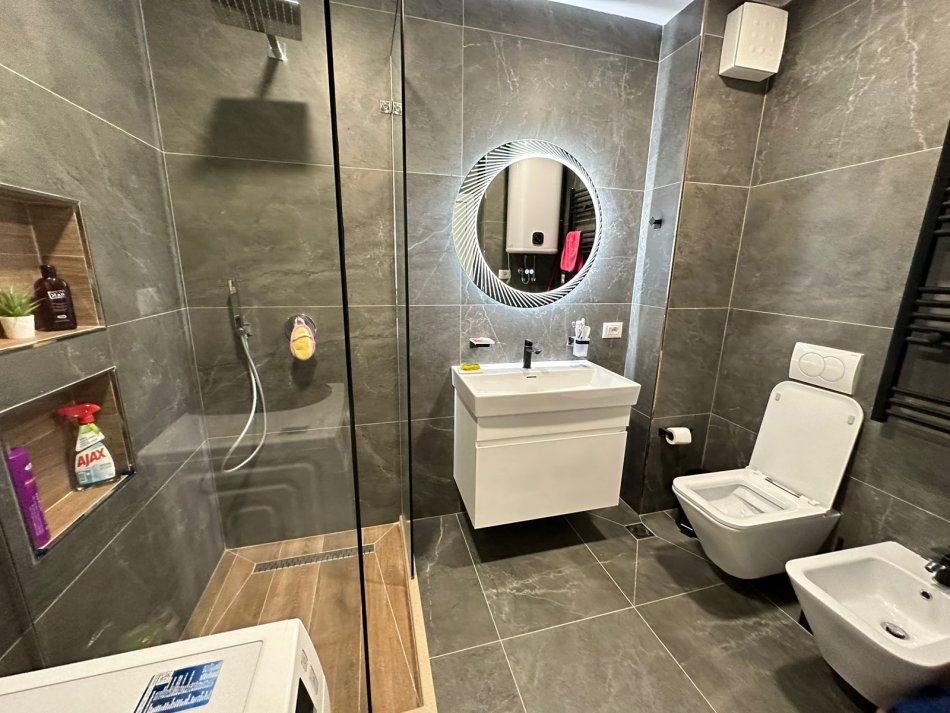 Tirane, jepet me qera apartament 2+1+Aneks Kati 4, 114 m² 800 € (zogu zi)