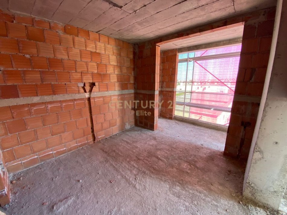 Tirane, shitet apartament 1+1 Kati 3, 79 m² 104.000 € (RRUGA SIRI KODRA)