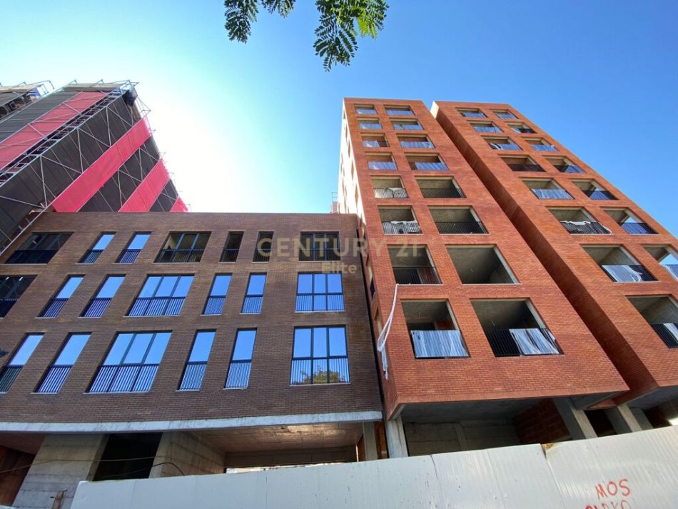 Tirane, shitet apartament 1+1 Kati 3, 79 m² 104.000 € (RRUGA SIRI KODRA)