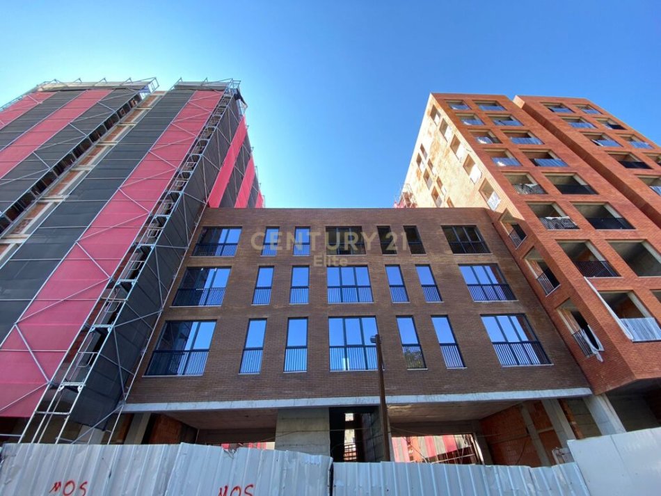 Tirane, shitet apartament 1+1 Kati 3, 79 m² 104.000 € (RRUGA SIRI KODRA)