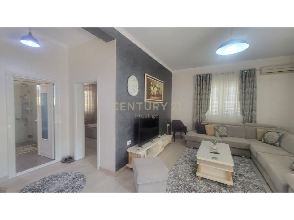 Tirane, jap me qera Vile 2+1 Kati 2, 105 m² 600 € (Vilat Amerikane)