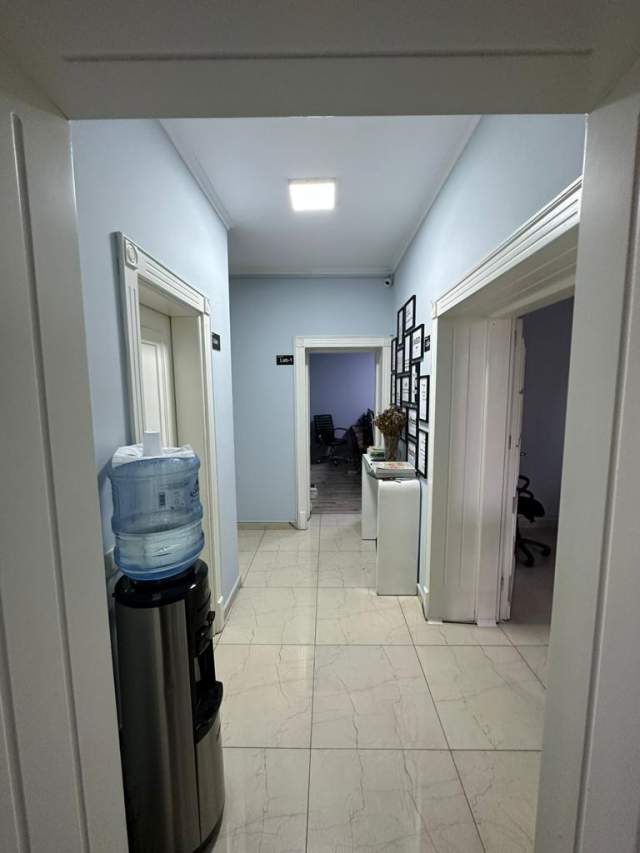Tirane, jepet me qera zyre Kati 2, 100 m² 600 Euro (Myslym Shyri)