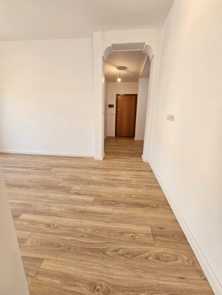 Tirane, shitet apartament 1+1 Kati 3, 72 m² 145.000 € (Rruga Petro Nini Luarasi, Tiranë)