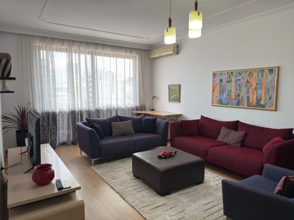 Tirane, jepet me qera apartament 2+1 , 80 m² 800 € (rruga nikolla tupe)