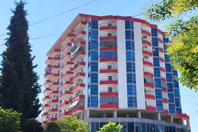 Lushnje, shitet apartament 102 m² 500 Euro/m2