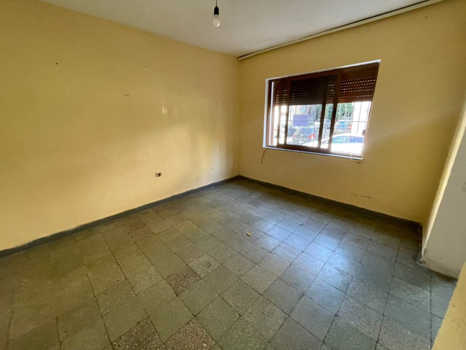 Tirane, shitet apartament 1+1 Kati 1, 56 m² 75.000 € (Varri Bamit)
