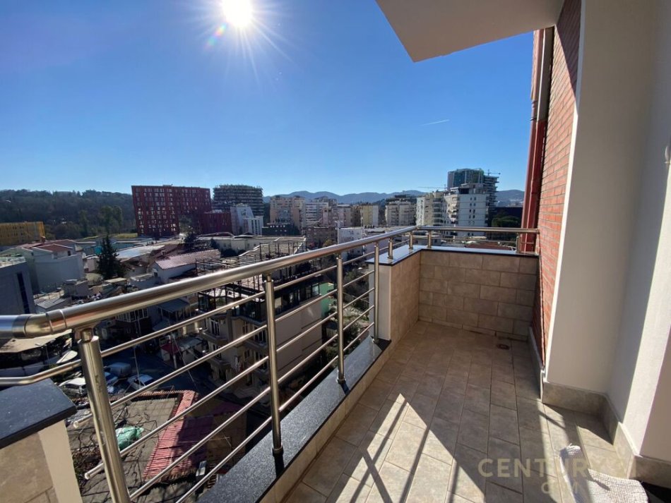 Tirane, jepet me qera apartament 2+1 Kati 7, 126 m² 1.200 € (Ambasada Amerikane, Rruga e Elbasanit)