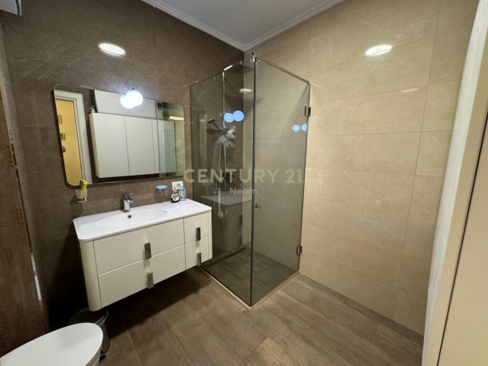 Tirane, jepet me qera apartament 2+1 Kati 2, 100 m² 1.500 € (Rruga Dervish Hima, Rruga e Elbasanit)