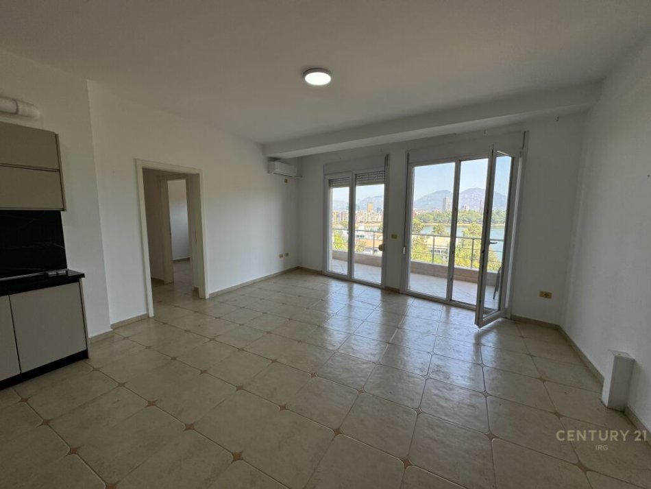 Tirane, jap me qera zyre , 143 m² 1000 € (Liqeni i Thatë)