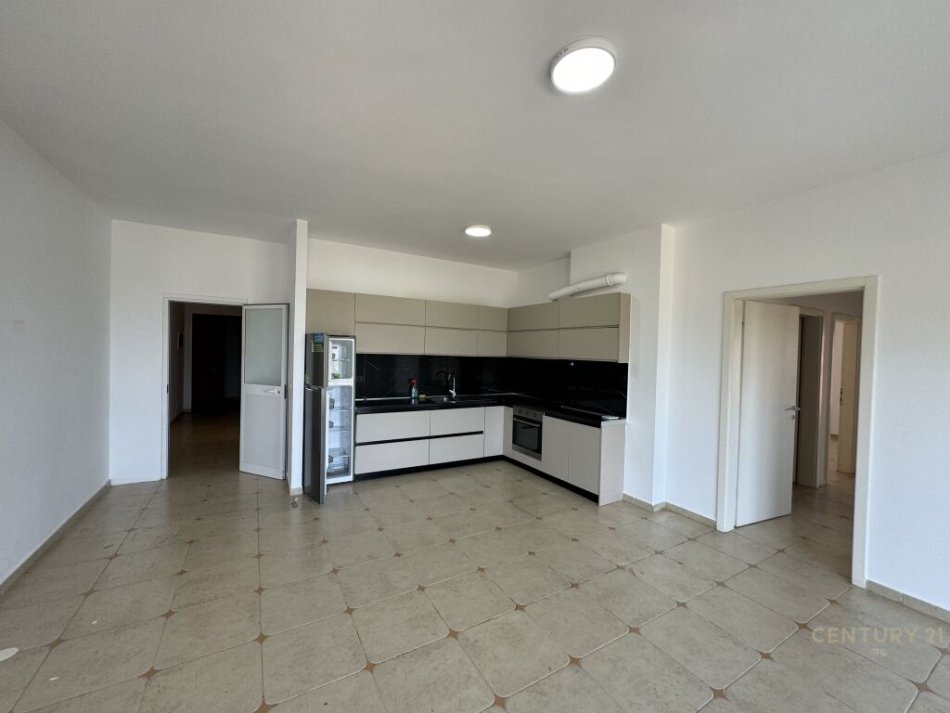 Tirane, jap me qera zyre , 143 m² 1000 € (Liqeni i Thatë)