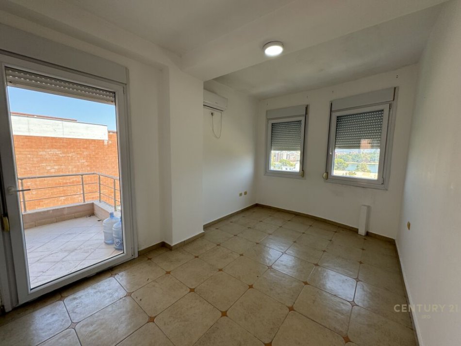 Tirane, jap me qera zyre , 143 m² 1000 € (Liqeni i Thatë)