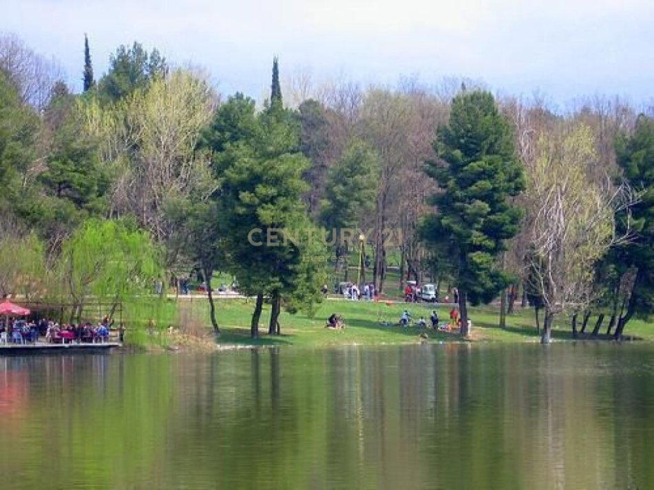 Tirane, shes apartament , 170 m² 375.000 € (Prane Lake View, Liqeni i Tiranës)
