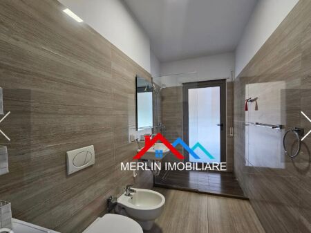 Tirane, jepet me qera apartament 3+1 Kati 7, 128 m² 1.000 € (Rruga e Kavajes,KOMPLEKSI DELIJORGJI)