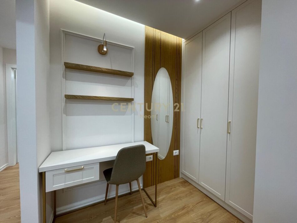 Tirane, jepet me qera apartament 1+1 Kati 1, 55 m² 600 € (Tirana e Re)