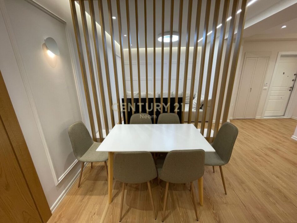 Tirane, jepet me qera apartament 1+1 Kati 1, 55 m² 600 € (Tirana e Re)