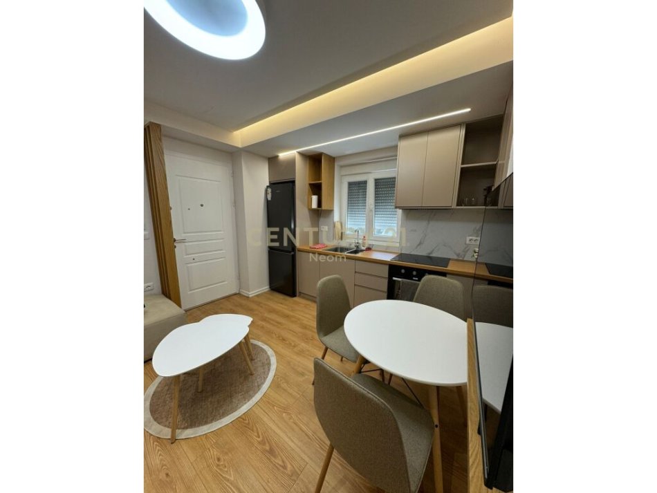 Tirane, jepet me qera apartament 1+1 Kati 1, 53 m² 600 € (Tirana e Re)
