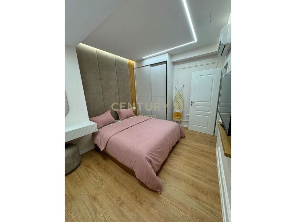 Tirane, jepet me qera apartament 1+1 Kati 1, 53 m² 600 € (Tirana e Re)