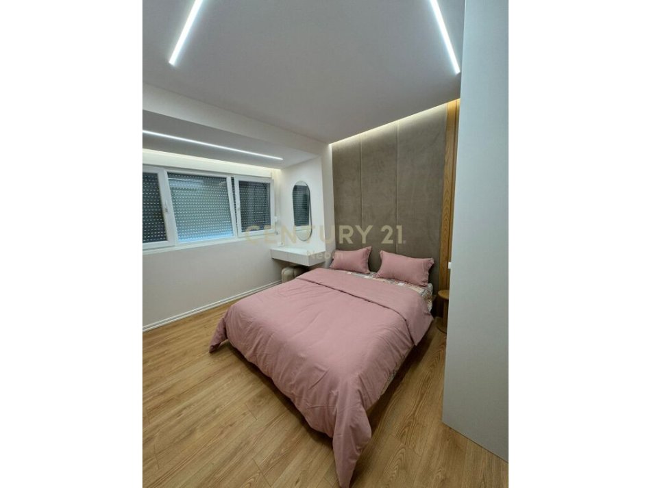 Tirane, jepet me qera apartament 1+1 Kati 1, 53 m² 600 € (Tirana e Re)