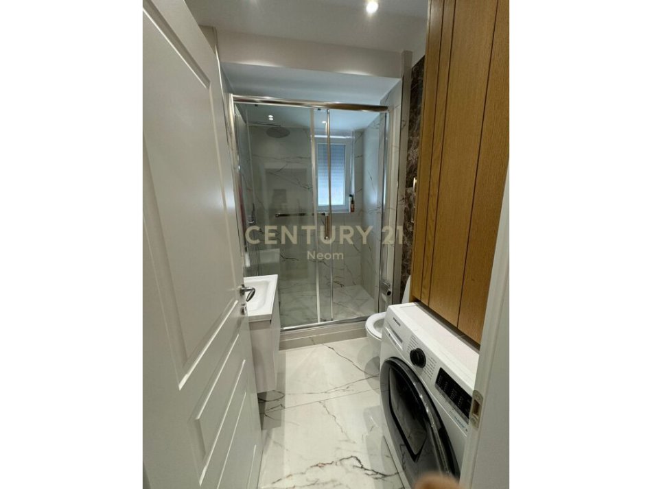 Tirane, jepet me qera apartament 1+1 Kati 1, 53 m² 600 € (Tirana e Re)