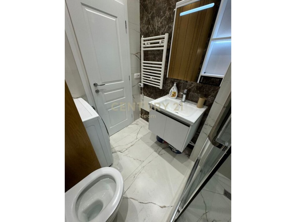Tirane, jepet me qera apartament 1+1 Kati 1, 53 m² 600 € (Tirana e Re)