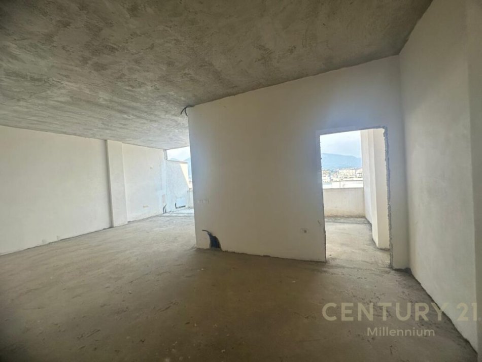 Tirane, shes apartament 4+1+3+Ballkon , 217 m² 336.040 € (Kopshti Botanik Zoologjik)