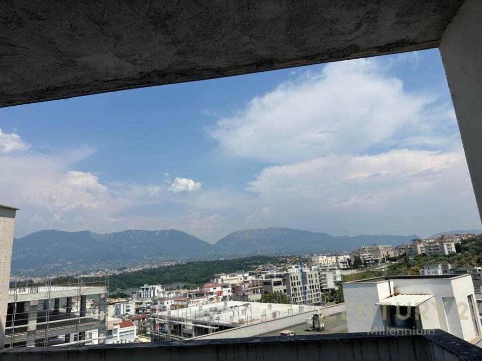 Tirane, shes apartament 4+1+3+Ballkon , 217 m² 336.040 € (Kopshti Botanik Zoologjik)