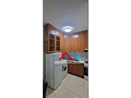 Tirane, jepet me qera apartament 1+1 Kati 7, 68 m² 650 € (Komuna e Parisit)