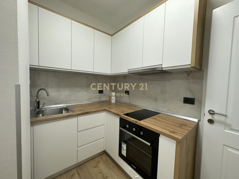 Tirane, jepet me qera apartament 1+1 Kati 4, 46 m² 600 € (Rruga e Bogdaneve)