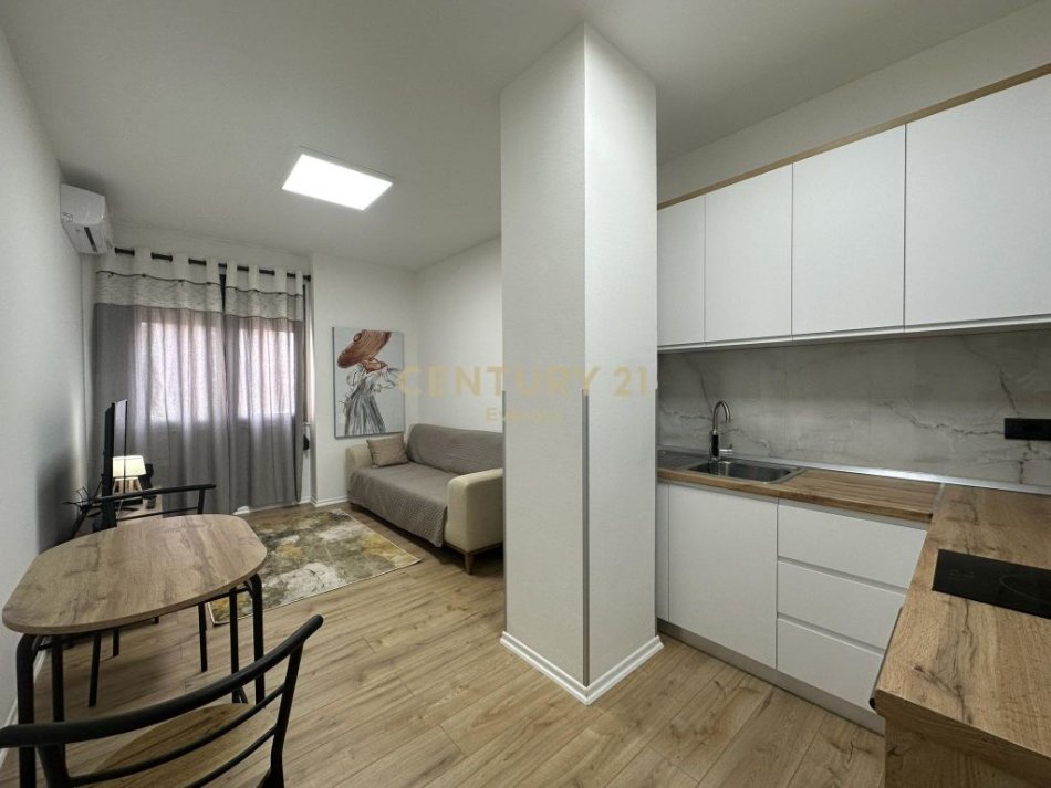 Tirane, jepet me qera apartament 1+1 Kati 4, 46 m² 600 € (Rruga e Bogdaneve)