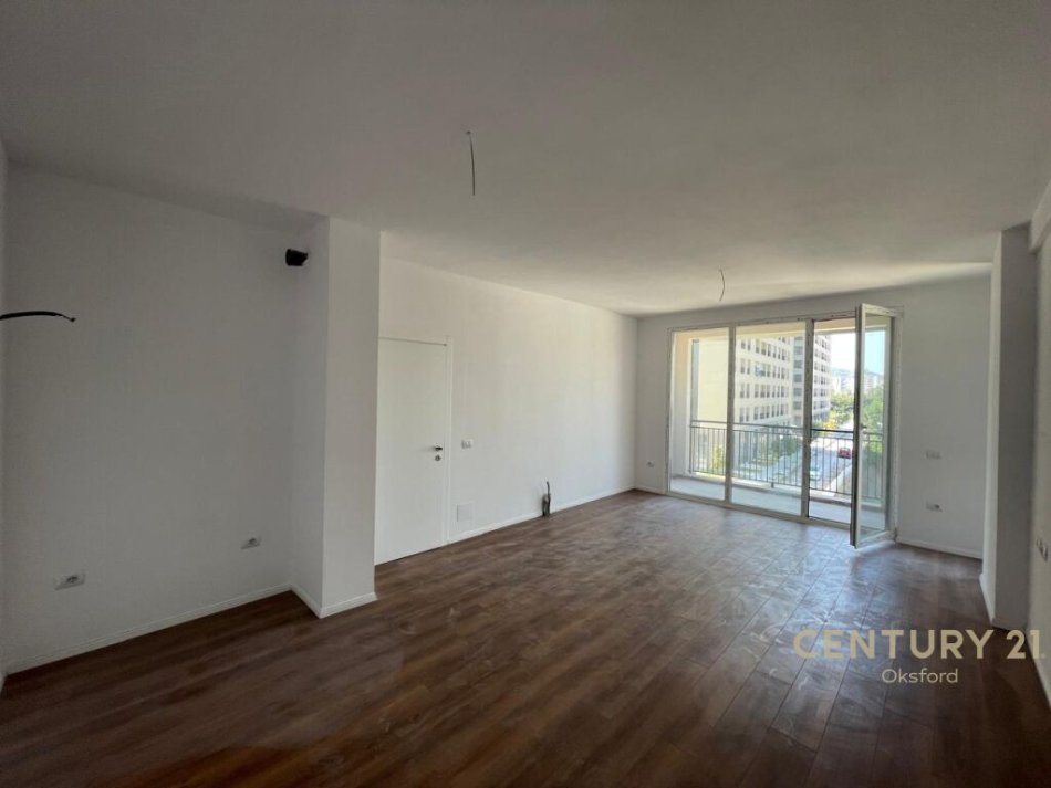 Tirane, shes apartament 2+1+Aneks+Ballkon Kati 3, 116 m² (ISH FUSHA E AVIACIONIT)
