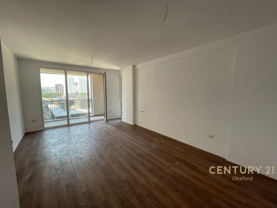 Tirane, shes apartament 2+1+Aneks+Ballkon Kati 4, 116 m² (ISH FUSHA E AVIACIONIT)
