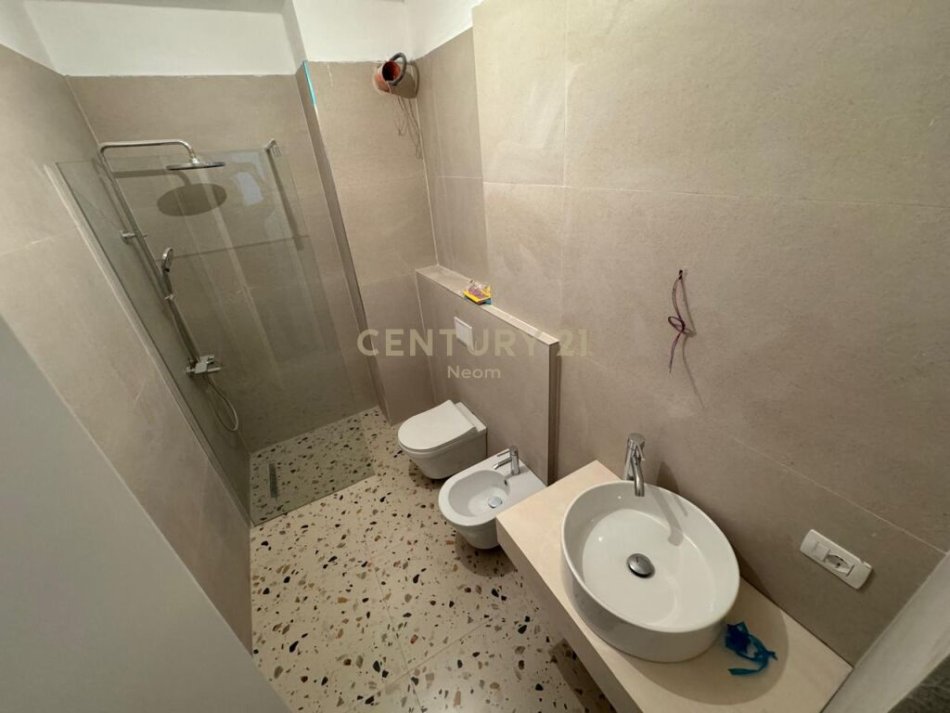 Tirane, shes apartament 2+1+2+Ballkon , 112 m² 180.000 € (Kodra e Diellit)