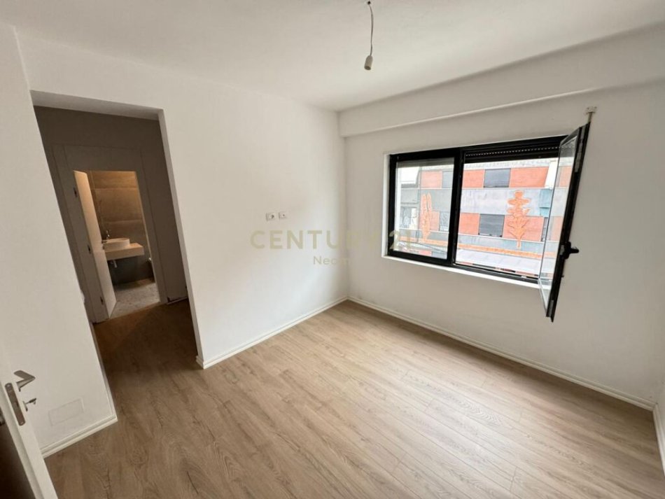 Tirane, shes apartament 2+1+2+Ballkon , 112 m² 180.000 € (Kodra e Diellit)