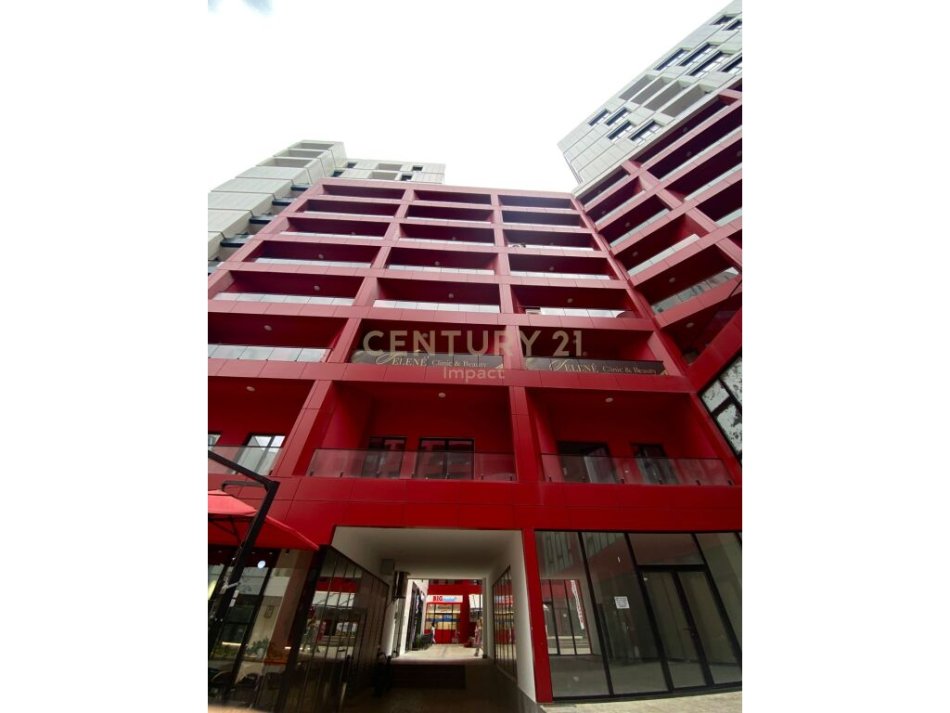 Tirane, jepet me qera apartament 2+1 Kati 1, 113 m² 700 € (Rruga e Dibrës, Kompleksi Arlis Farmacia 10)