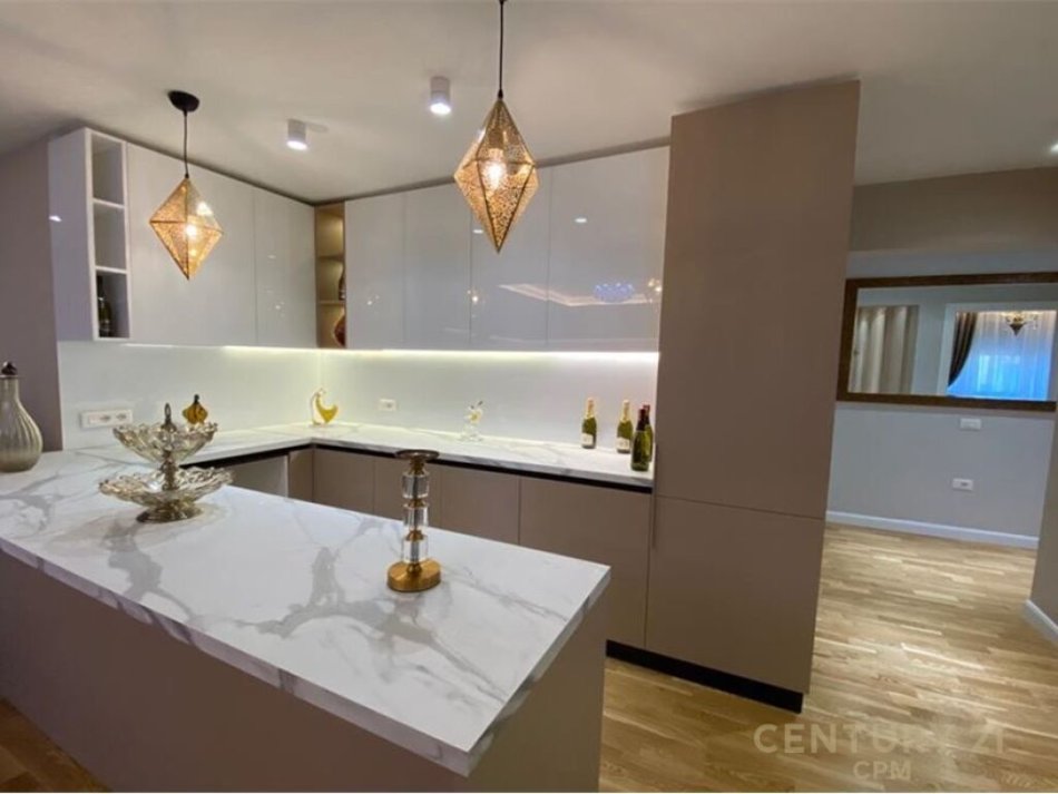 Tirane, shes apartament 3+1 Kati 2, 130 m² 320.000 € 