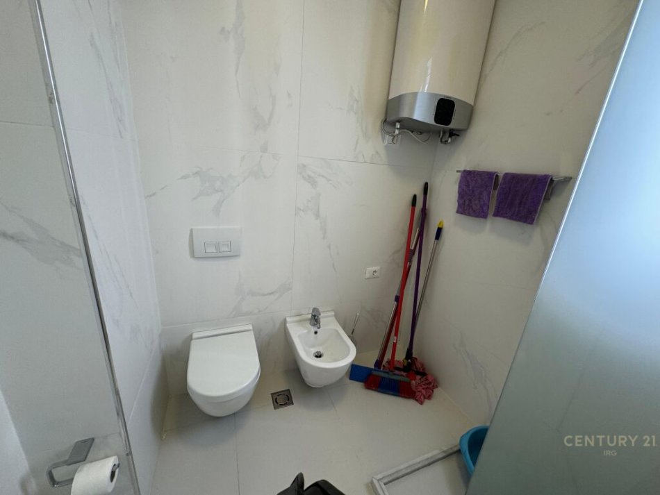 Tirane, jap me qera apartament 2+1+Ballkon , 81 m² 850 € (Kika 2, Komuna e Parisit)