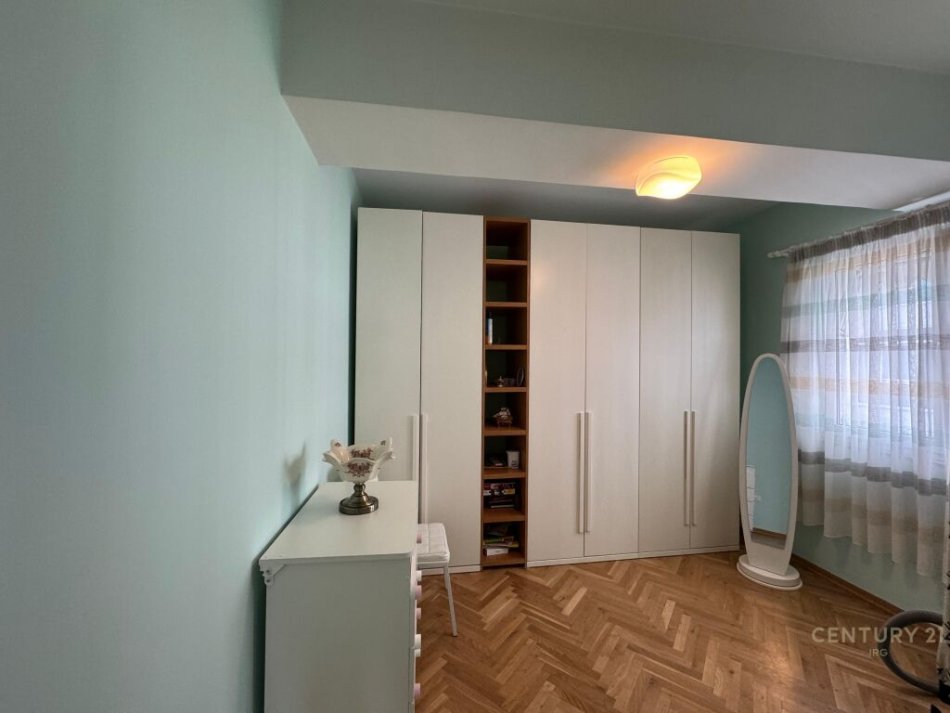Tirane, jap me qera apartament 2+1+Ballkon , 81 m² 850 € (Kika 2, Komuna e Parisit)