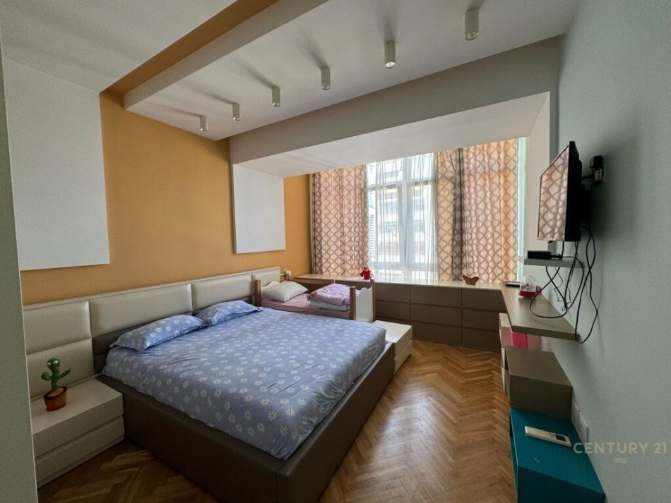 Tirane, jap me qera apartament 2+1+Ballkon , 81 m² 850 € (Kika 2, Komuna e Parisit)