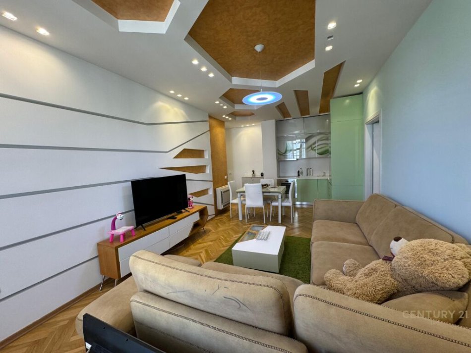 Tirane, jap me qera apartament 2+1+Ballkon , 81 m² 850 € (Kika 2, Komuna e Parisit)