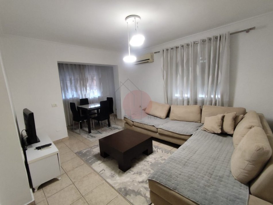 Tirane, shes apartament 1+1 Kati 5, 52 m² 95.000 € (Rruga Bardhyl)