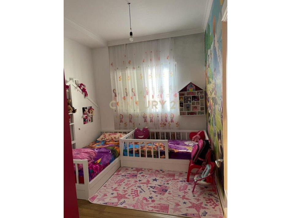 Tirane, jap me qera apartament 2+1+2+Ballkon , 110 m² 1.000 € (Liqeni i Thatë)