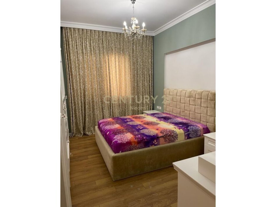 Tirane, jap me qera apartament 2+1+2+Ballkon , 110 m² 1.000 € (Liqeni i Thatë)